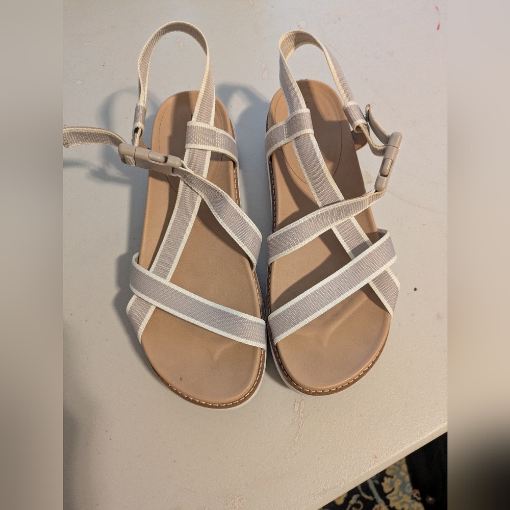 Women's Lucky Brand Platform Sandals In Greige (Gray/Beige), Size 9M/40
